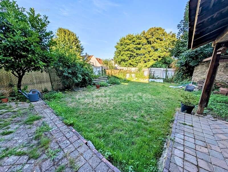 Appartement à CORBEIL-ESSONNES