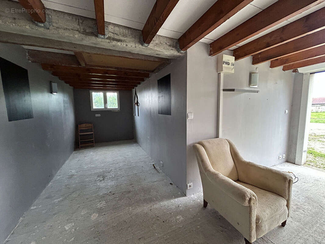 Maison à TILLAY-LE-PENEUX