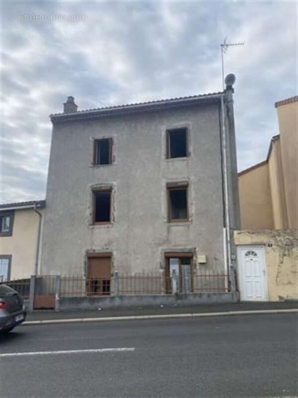 Maison à PONT-DU-CHATEAU