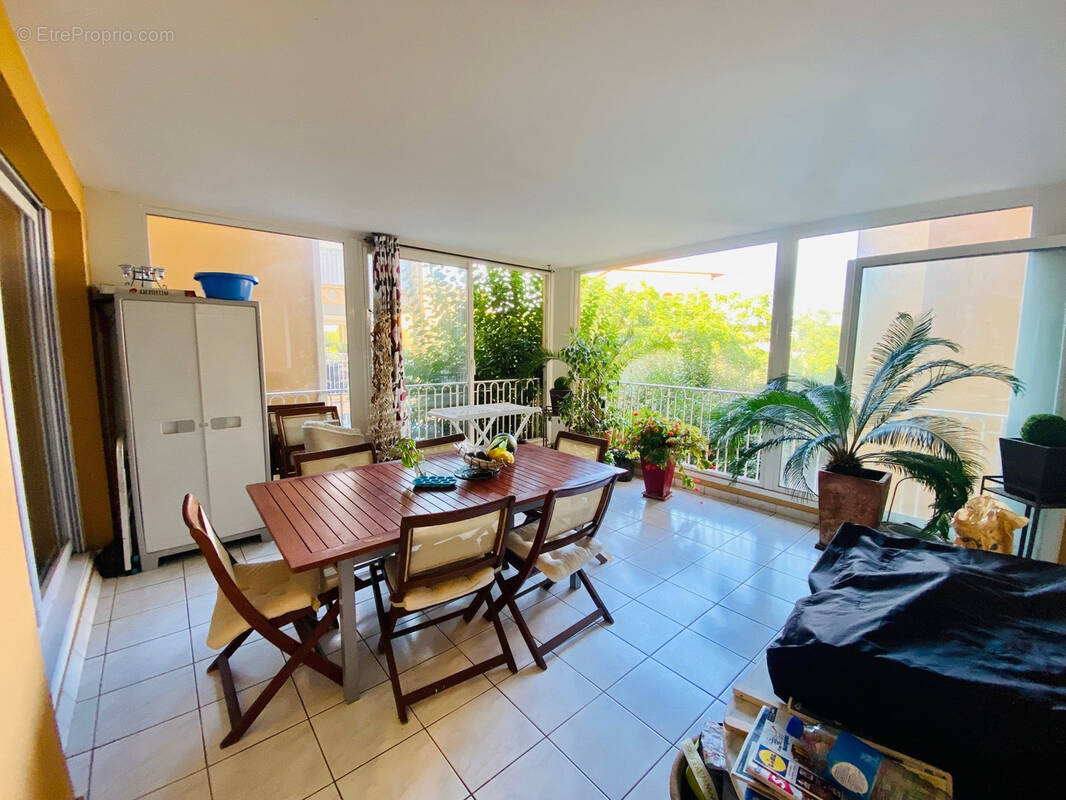 Appartement à LATTES