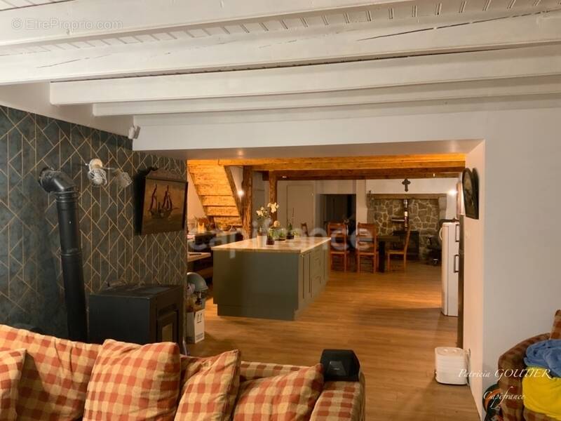 Maison à NOIRETABLE