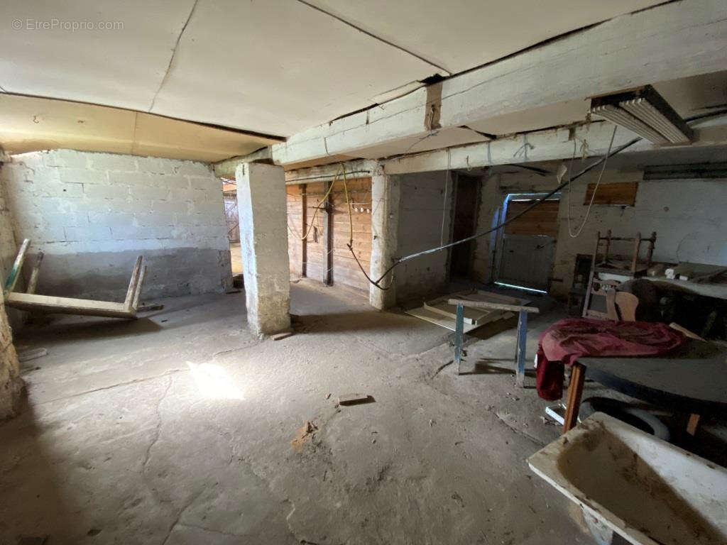 Maison à SAINT-CHRISTOLY-DE-BLAYE