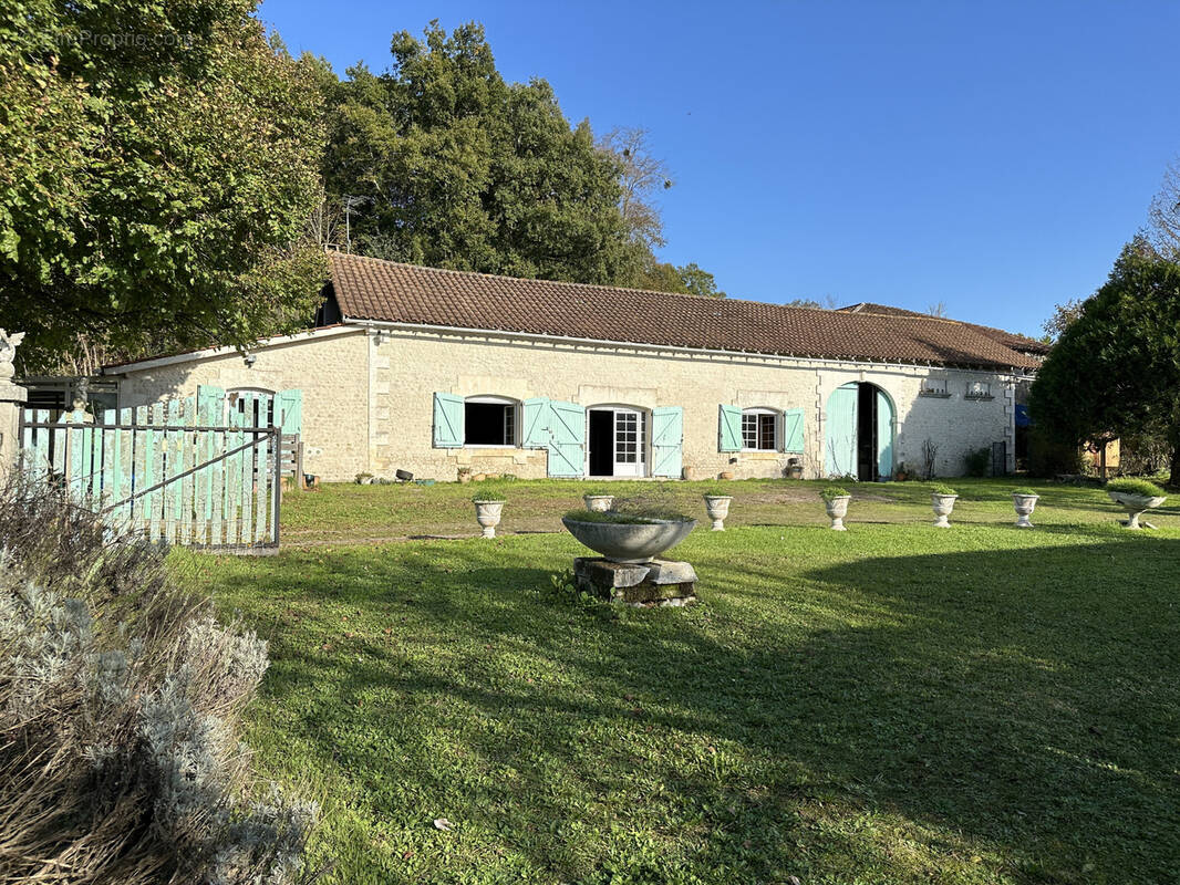 Maison à BRIE-SOUS-BARBEZIEUX