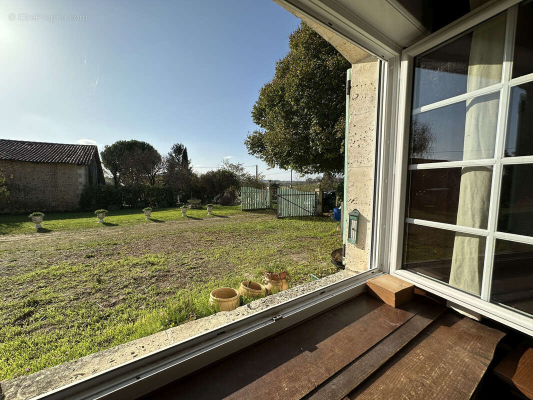Maison à BRIE-SOUS-BARBEZIEUX