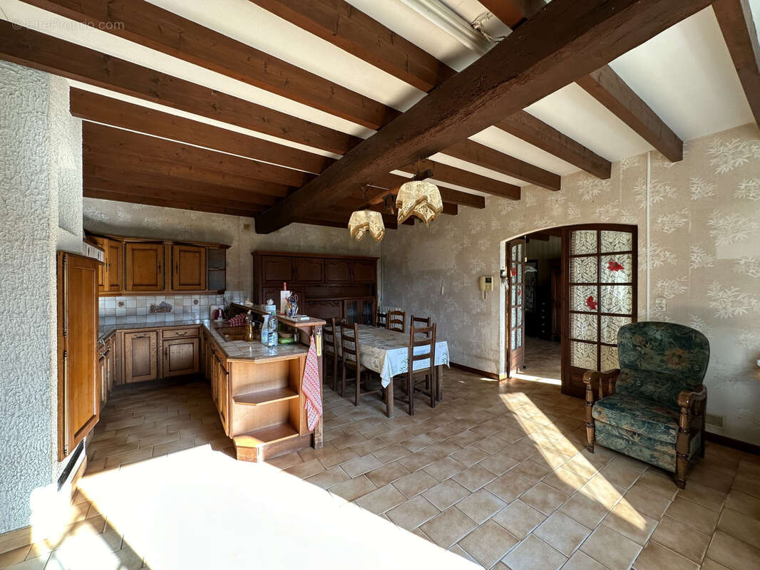 Maison à BRIE-SOUS-BARBEZIEUX