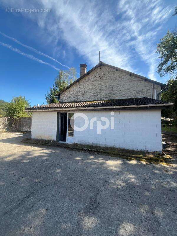 Maison à TERRASSON-LAVILLEDIEU