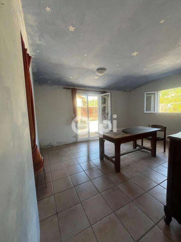 Maison à TERRASSON-LAVILLEDIEU