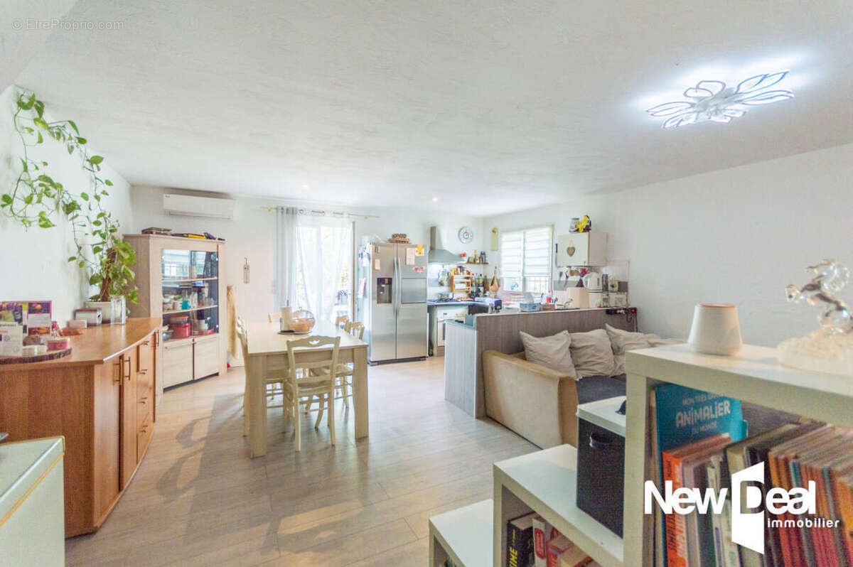 Maison à TOURRETTES