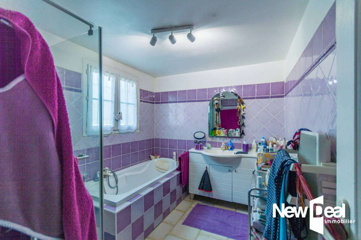 Maison à TOURRETTES