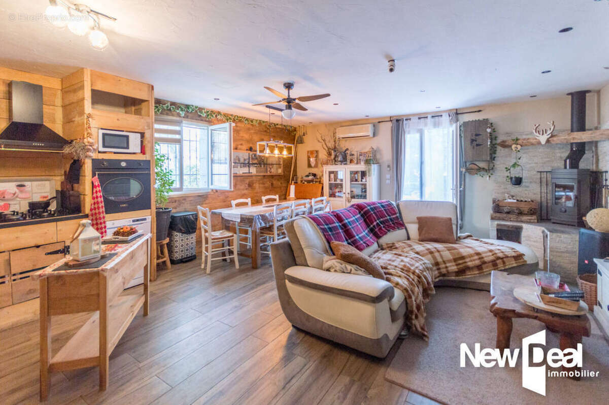 Maison à TOURRETTES