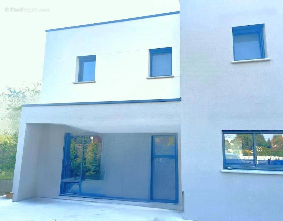 Maison à FRANQUEVILLE-SAINT-PIERRE