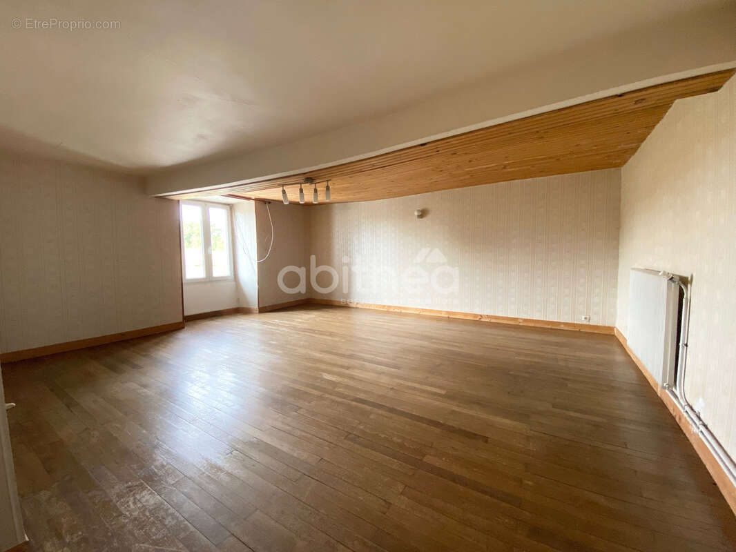 Maison à ROUMAZIERES-LOUBERT