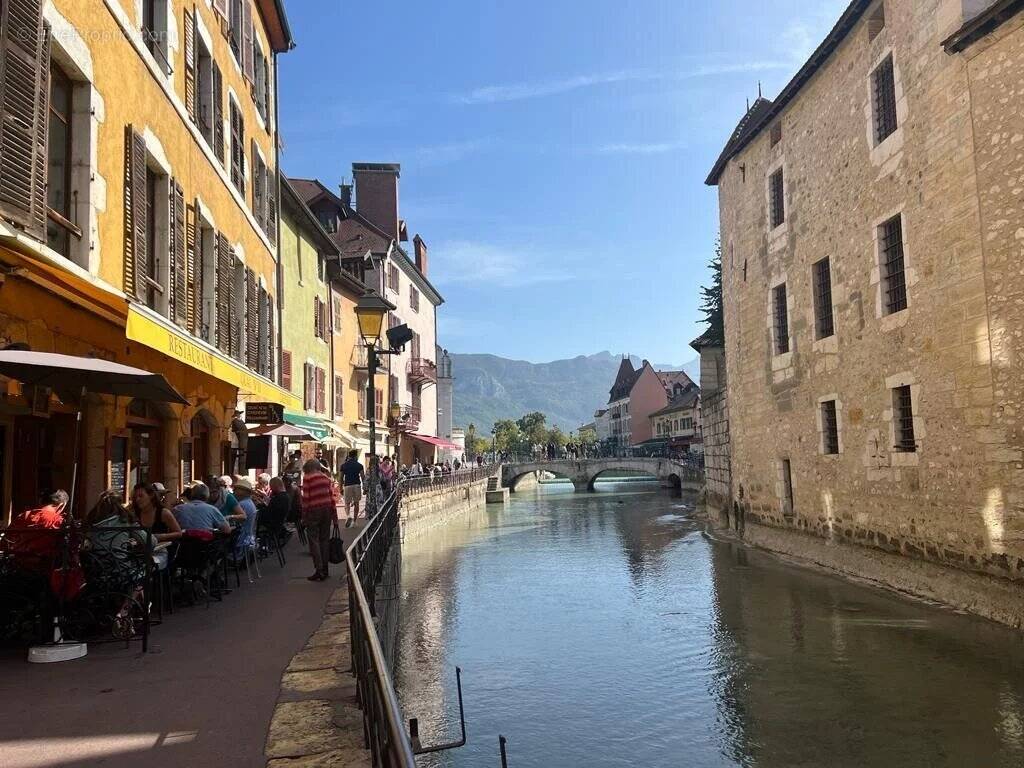 Commerce à ANNECY