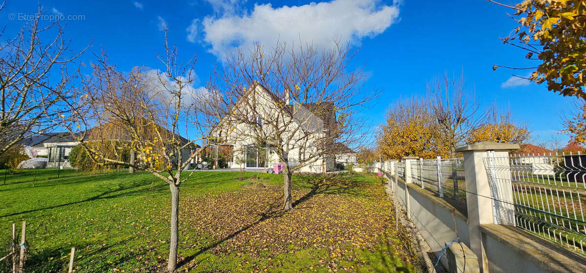 Maison à VILLECHETIF