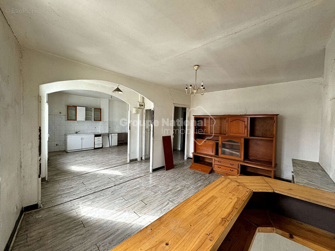 Appartement à LUNEL-VIEL