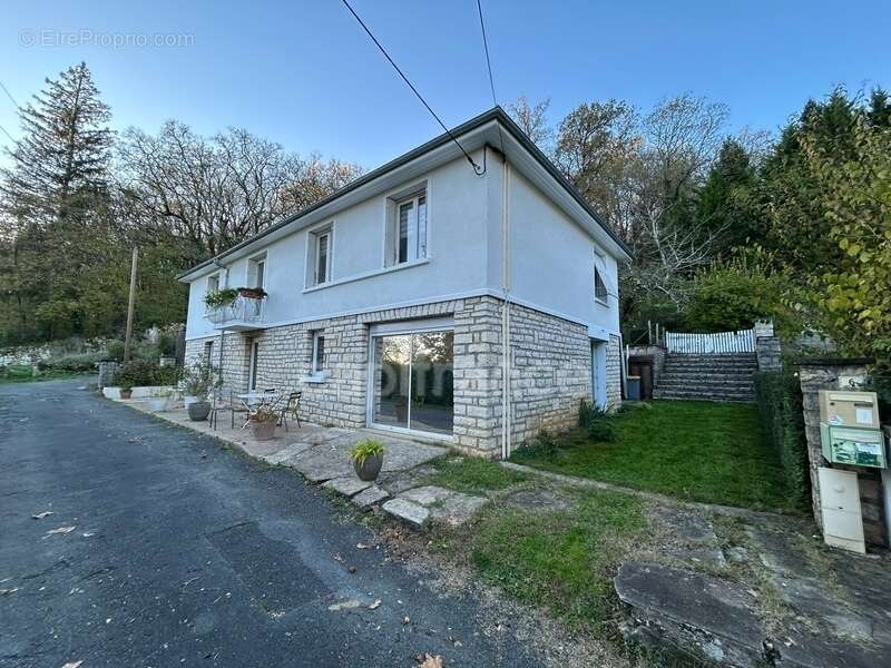 Maison à SAVIGNAC-LES-EGLISES