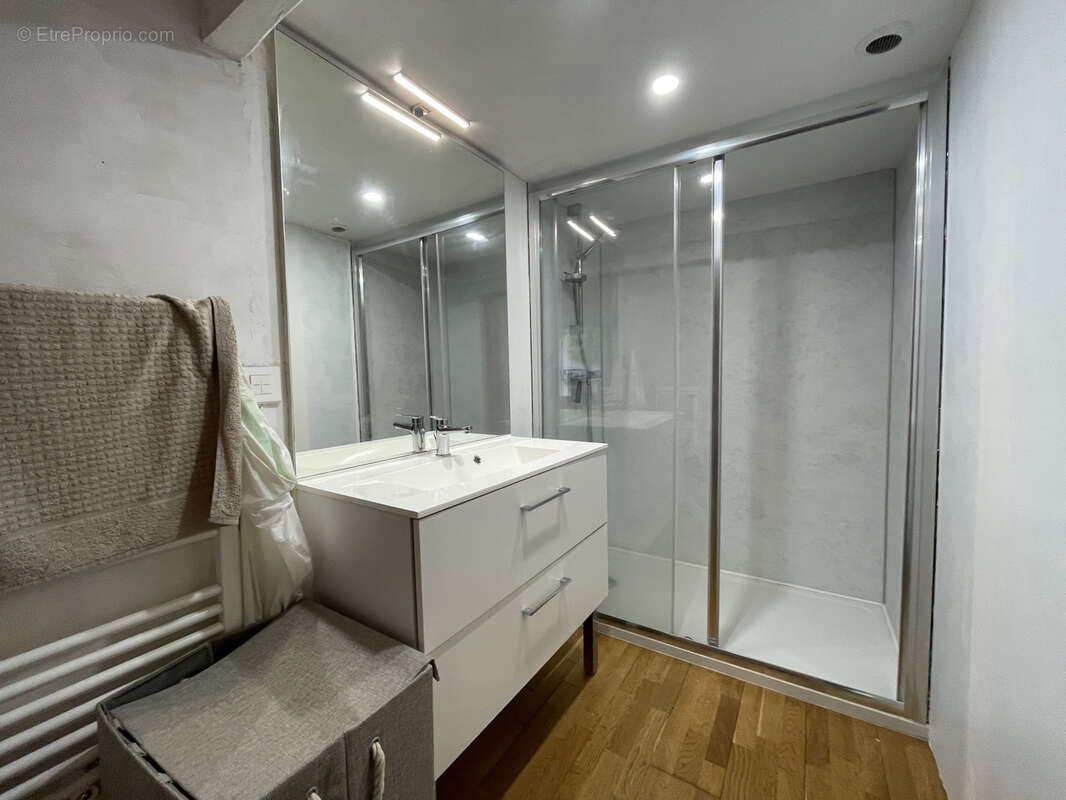 Maison à VARS-SUR-ROSEIX