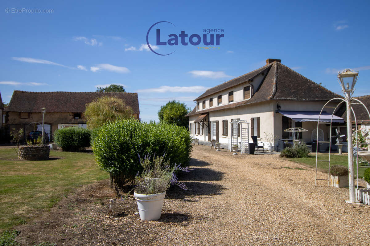 Maison à CHATEAUNEUF-EN-THYMERAIS