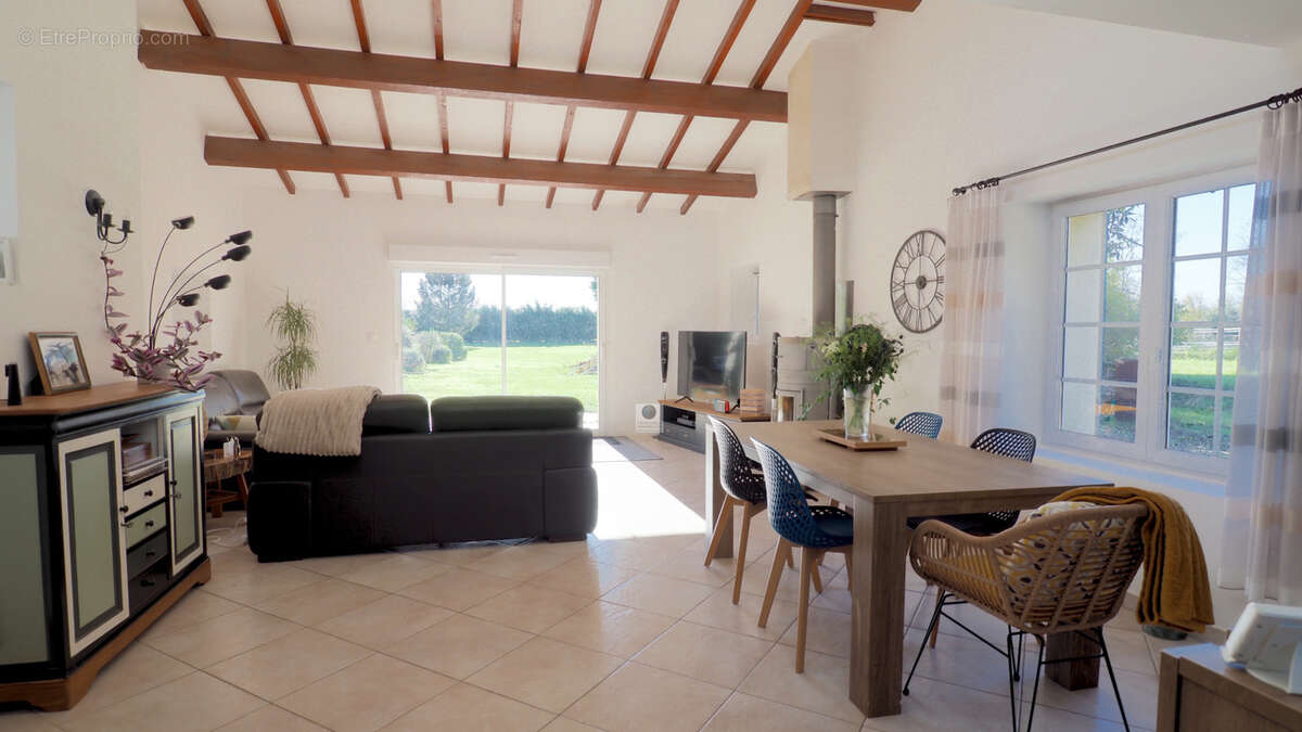 Maison à BEAUVALLON