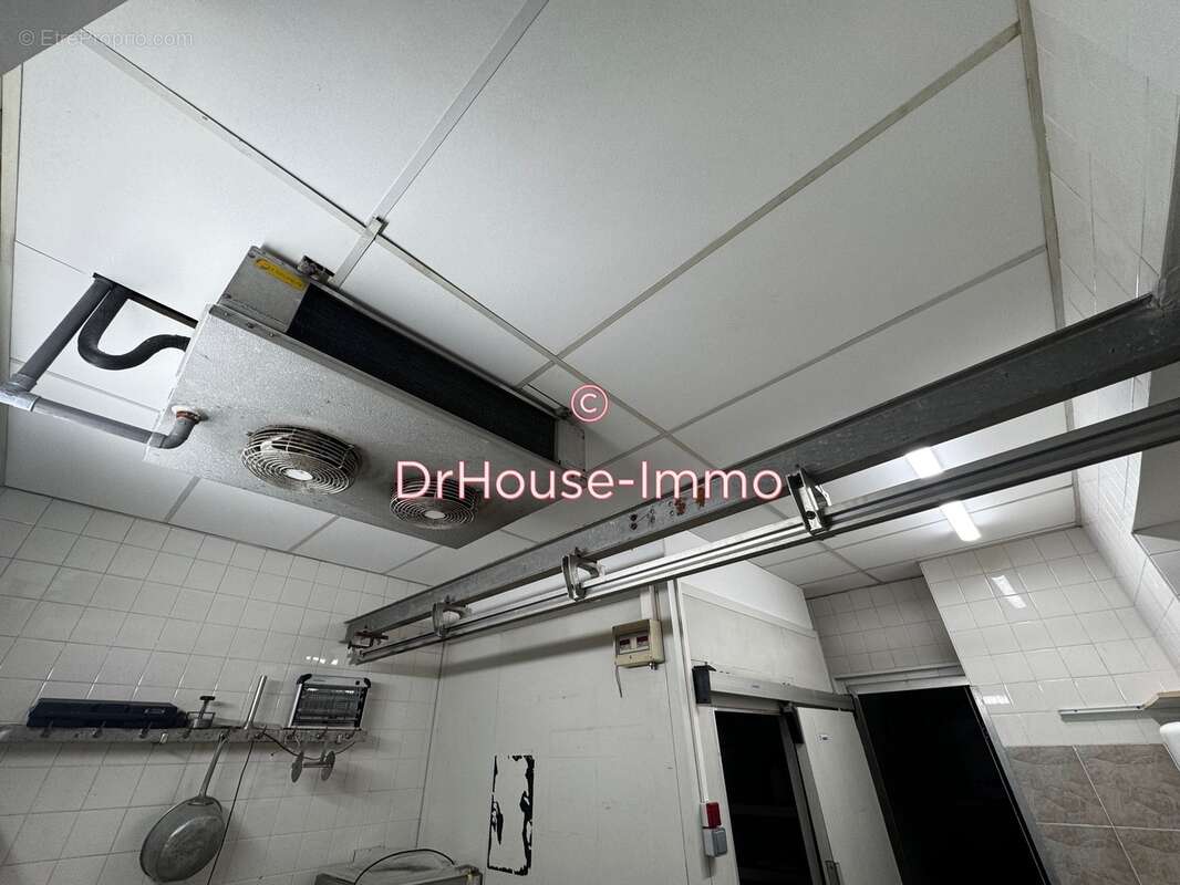 Commerce à CHAMPAGNE-AU-MONT-D&#039;OR