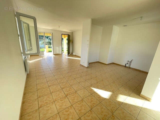 Maison à SAINT-BRES