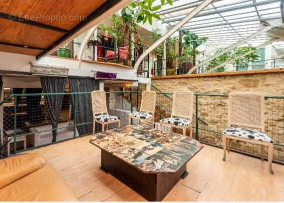 Commerce à PARIS-11E