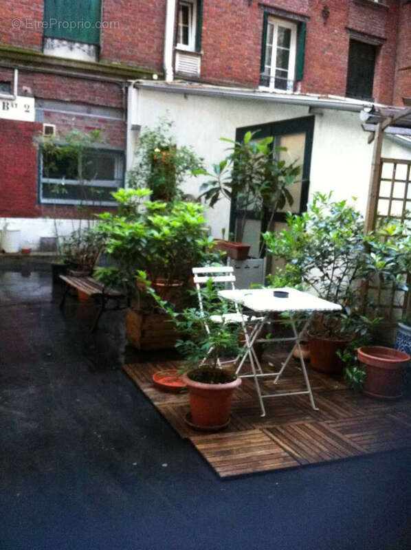 Commerce à PARIS-11E