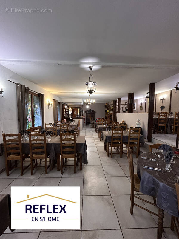 Commerce à AUTHUILLE