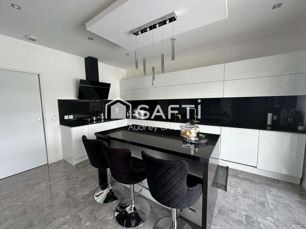 Photo 4 - Maison à CROIGNON