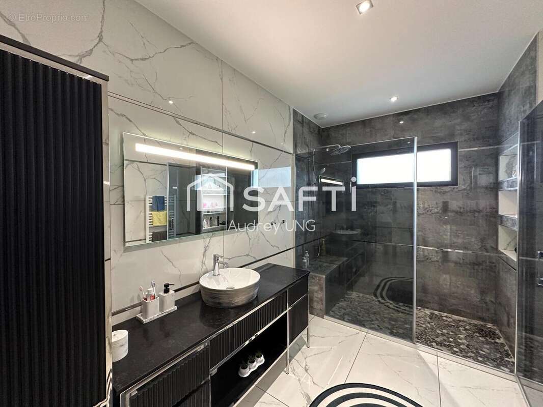 Photo 8 - Maison à CROIGNON