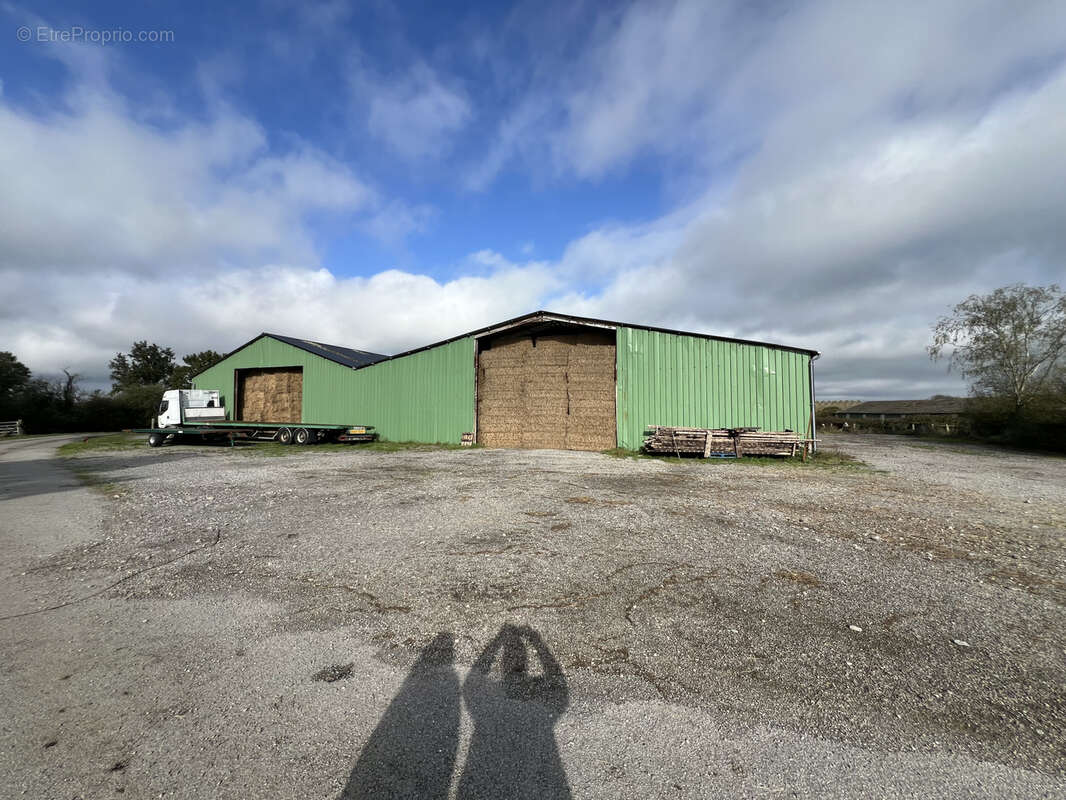 Maison à VILLAINES-LA-CARELLE