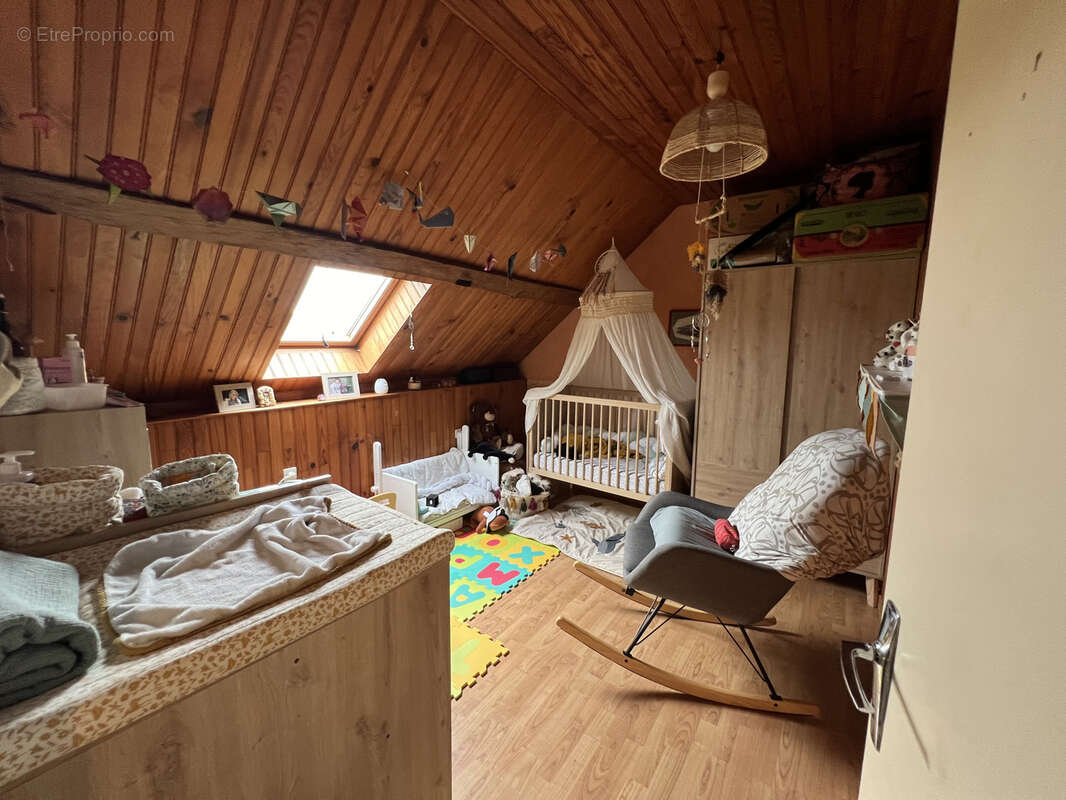 Maison à VILLAINES-LA-CARELLE