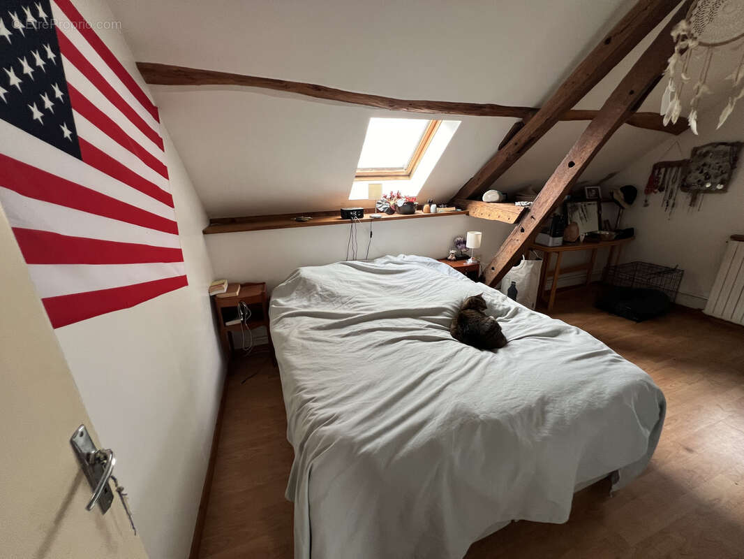 Maison à VILLAINES-LA-CARELLE