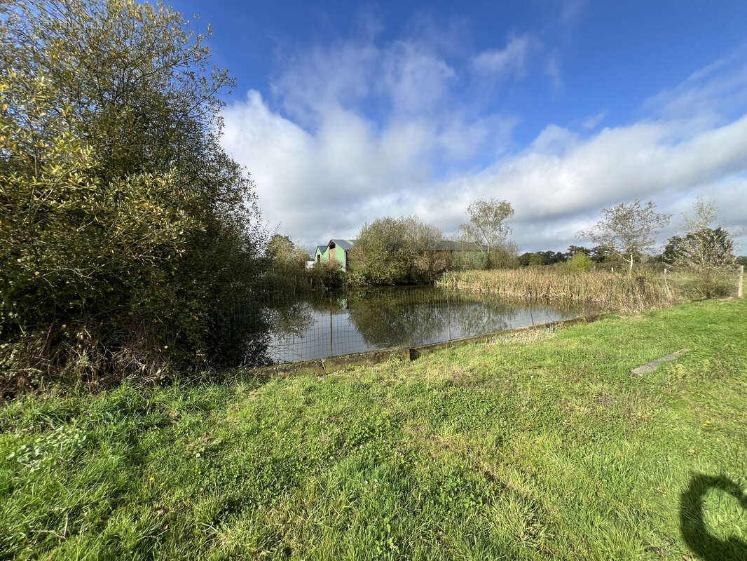Maison à VILLAINES-LA-CARELLE
