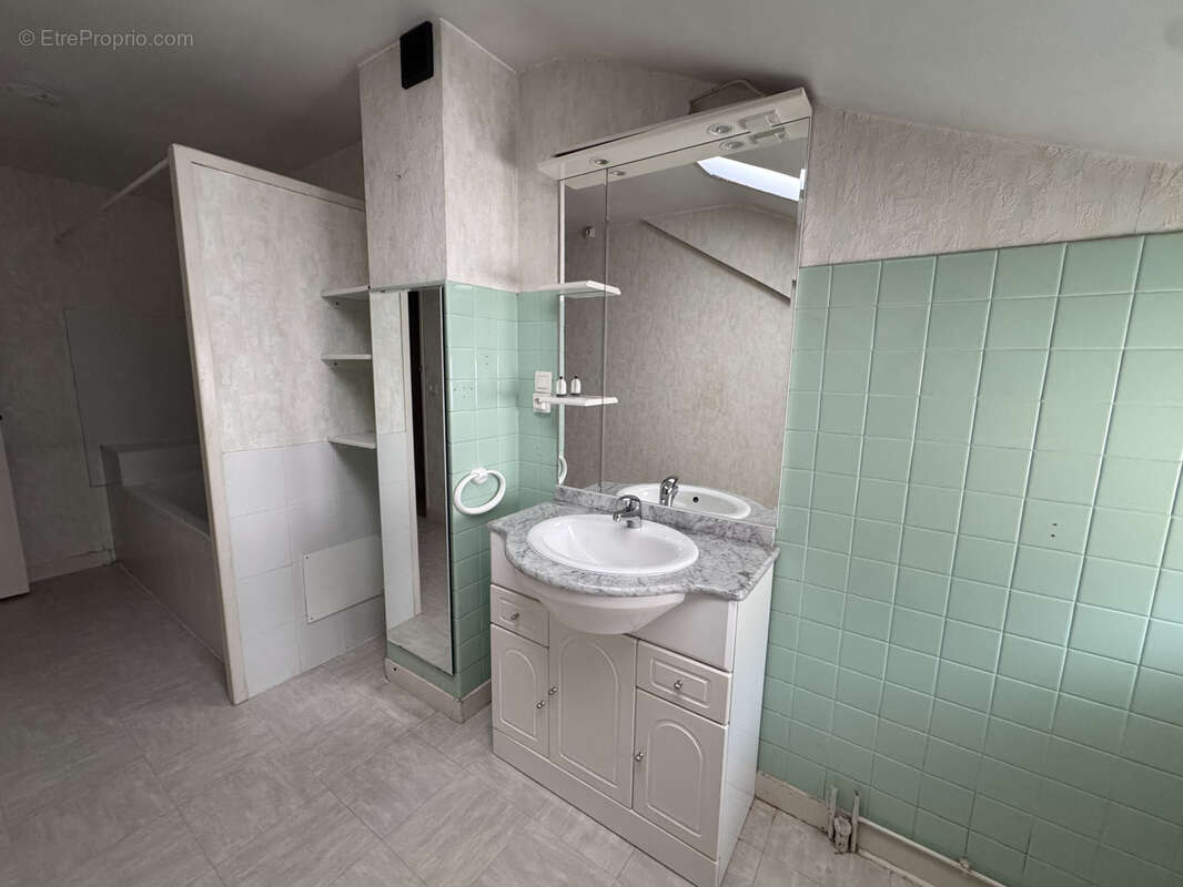 Appartement à FUMEL