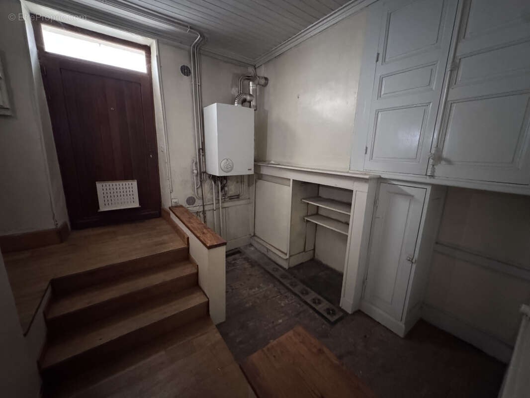 Appartement à FUMEL