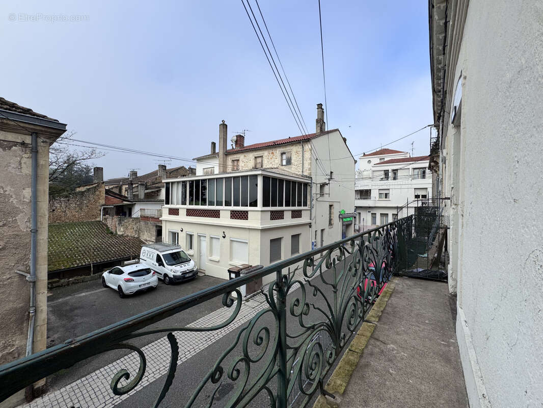 Appartement à FUMEL