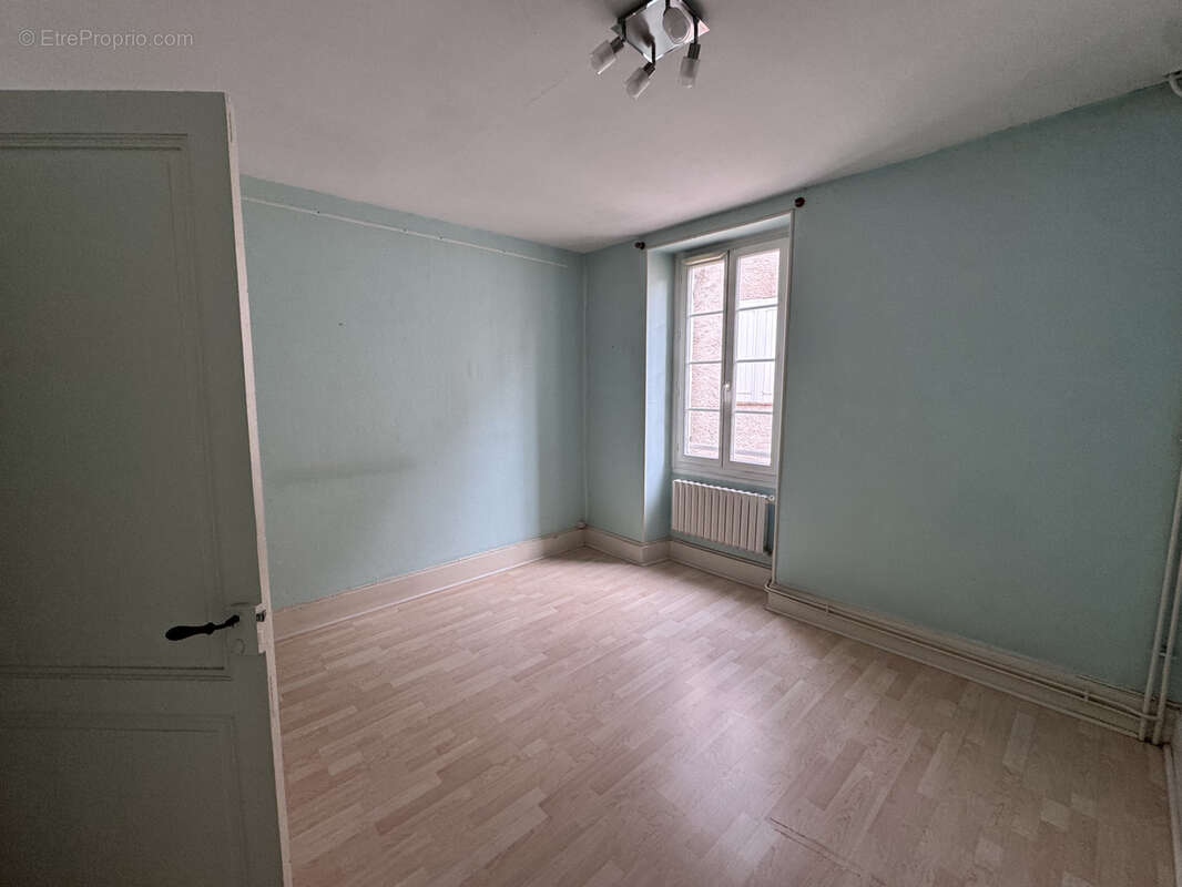 Appartement à FUMEL