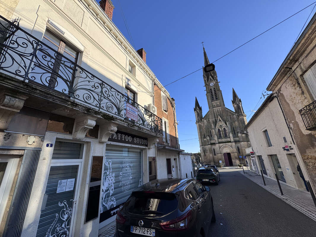 Appartement à FUMEL