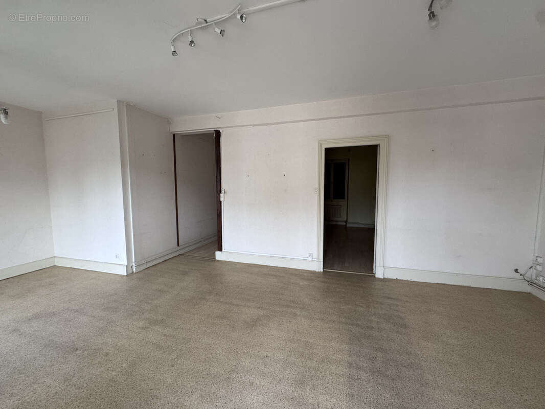 Appartement à FUMEL