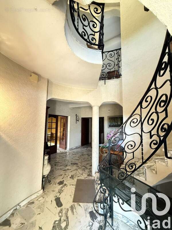 Photo 7 - Maison à LA GARDE-ADHEMAR