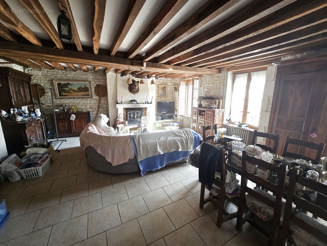 Maison à CHARENTENAY