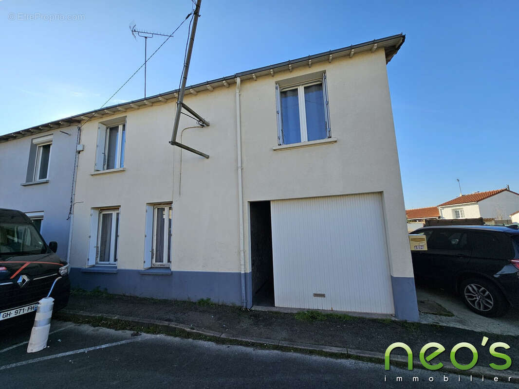 Maison à SAINT-CHRISTOPHE-DU-BOIS