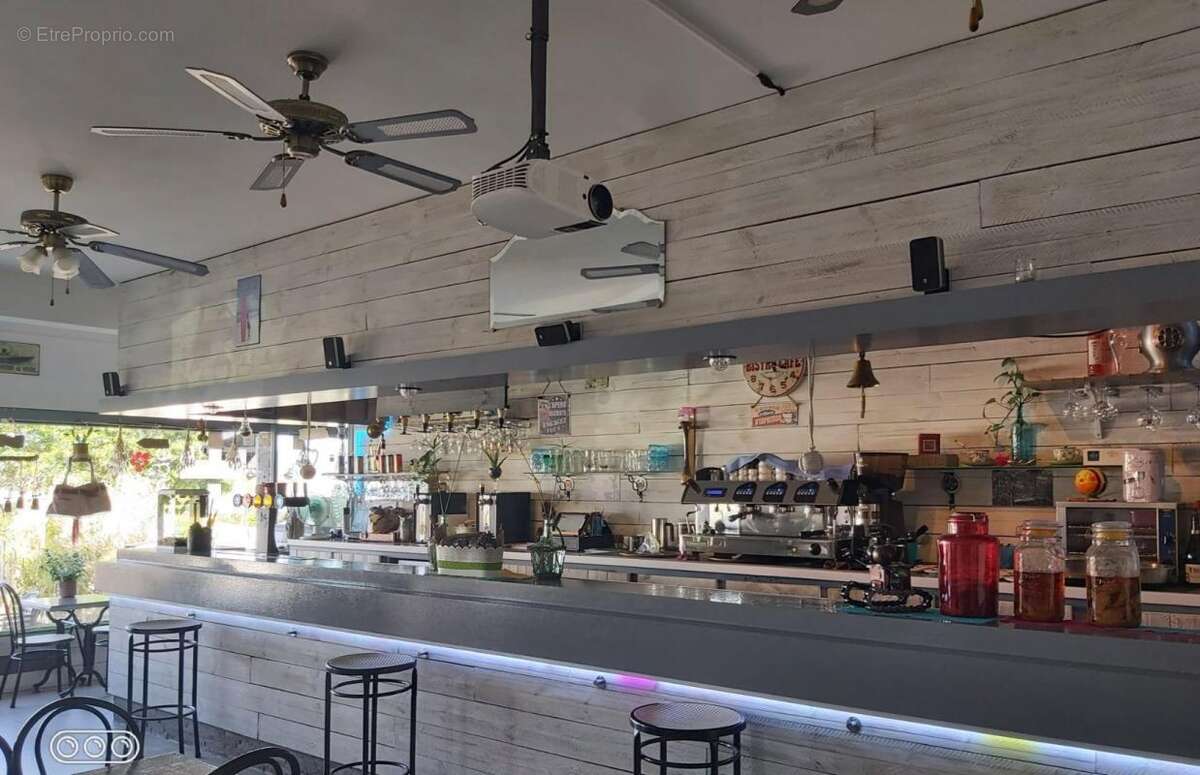 Commerce à SAINT-GILLES-CROIX-DE-VIE