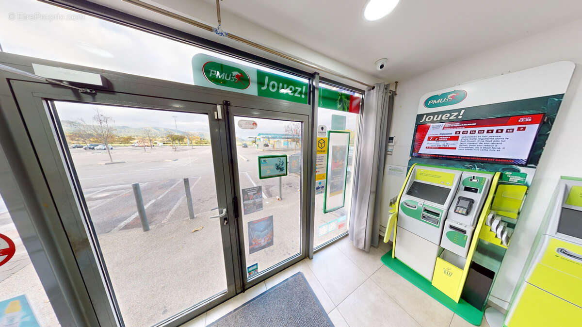 Commerce à PEYROLLES-EN-PROVENCE