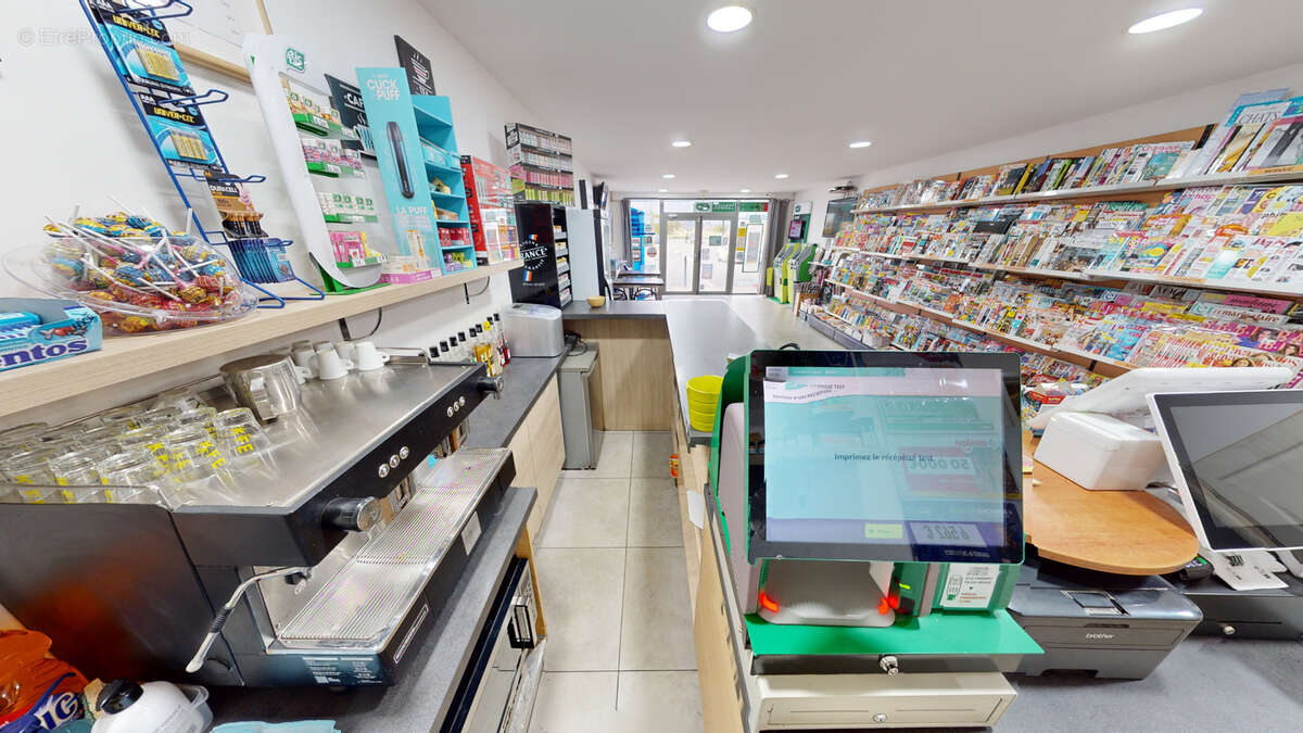 Commerce à PEYROLLES-EN-PROVENCE