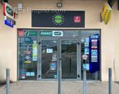 Commerce à PEYROLLES-EN-PROVENCE