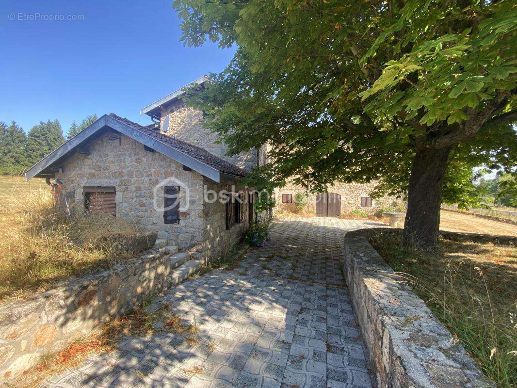 Maison à BELLEVUE-LA-MONTAGNE