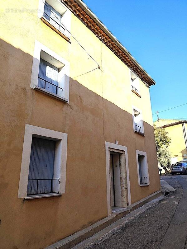 Maison à SEILLONS-SOURCE-D&#039;ARGENS