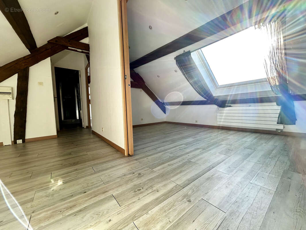 Maison à LA CELLE-SUR-MORIN